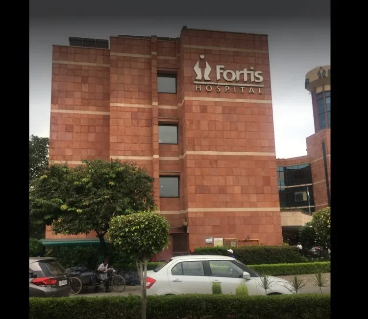 Fortis Hospital Mohali building with its name on the facade